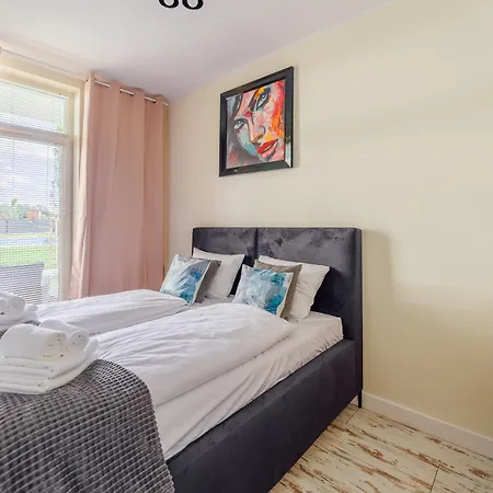 Messa Black Z Basenem Letnim By Holidaysun Apartamento Poland